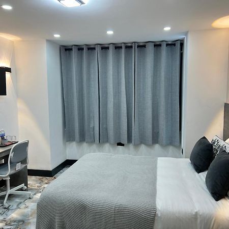 Thandi House Heathrow Airport Ashford  المظهر الخارجي الصورة