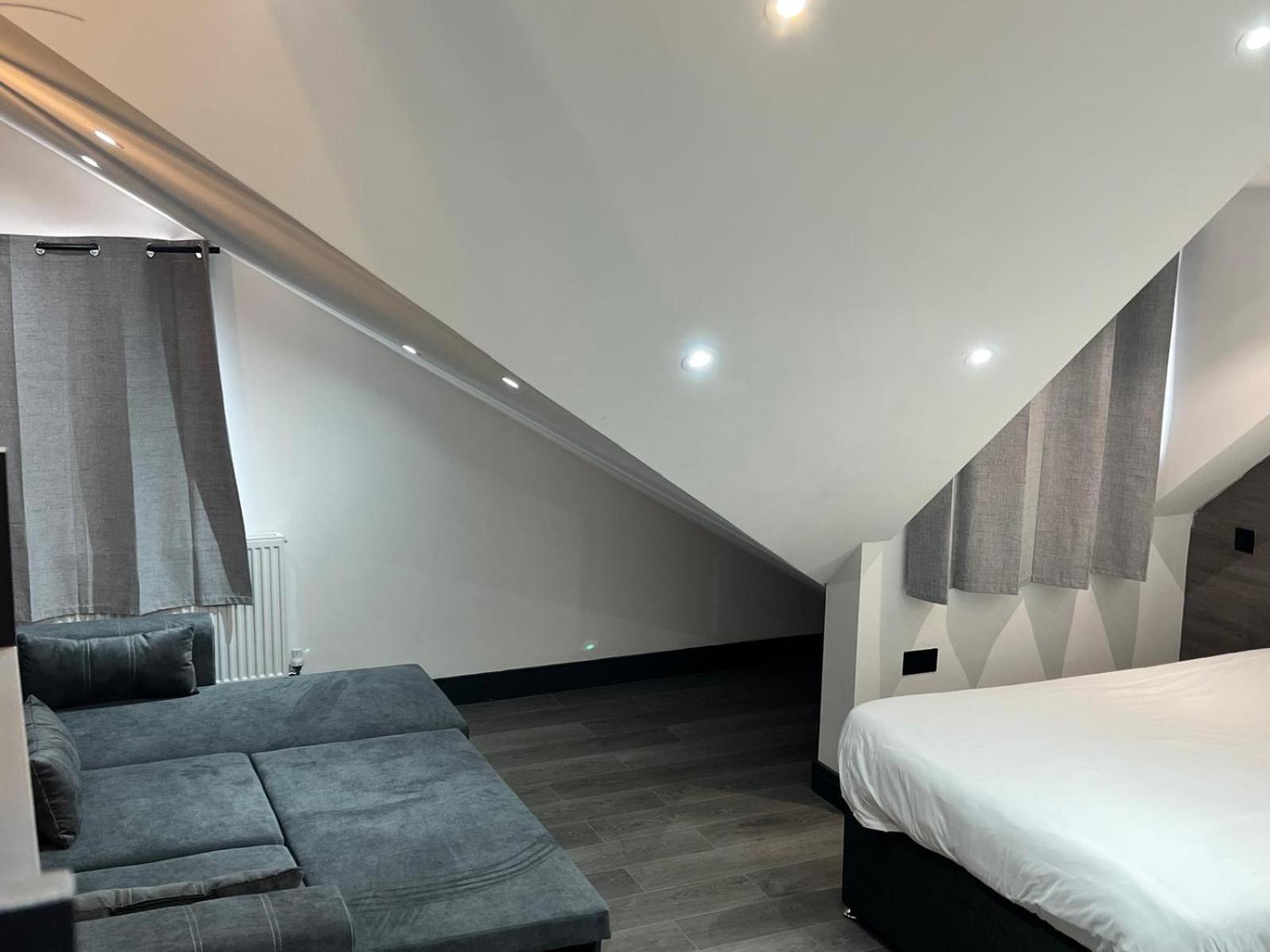Thandi House Heathrow Airport Ashford  المظهر الخارجي الصورة